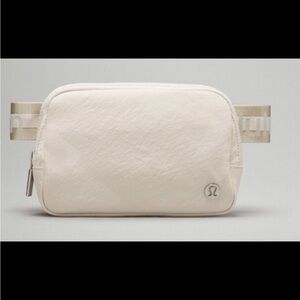 Lululemon Athletica White opal wordmark NWT casual Christmas gift athleisure